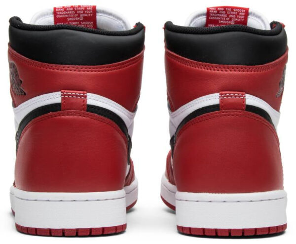 Jordan 1 Retro Chicago (2015) 555088-101 - Phonecase4u photo 2