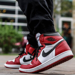 Jordan 1 Retro Chicago (2015) 555088-101 - Phonecase4u photo 4