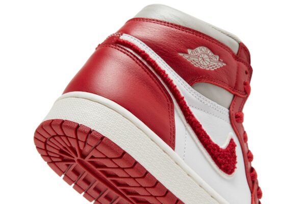 Jordan 1 Retro High OG Varsity Red (Women's) DJ4891-061 - Phonecase4u photo 10