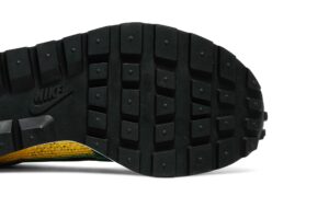 Nike Vaporwaffle sacai Tour Yellow Stadium Green CV1363-700 - Phonecase4u photo 5