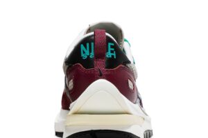 Nike Vaporwaffle sacai Villain Red Neptune Green DD3035-200 - Phonecase4u photo 7