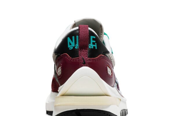 Nike Vaporwaffle sacai Villain Red Neptune Green DD3035-200 - Phonecase4u photo 7